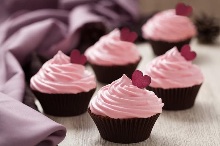 Strawberry-Cupcakes-With-Creamy-Strawberry-Frosting